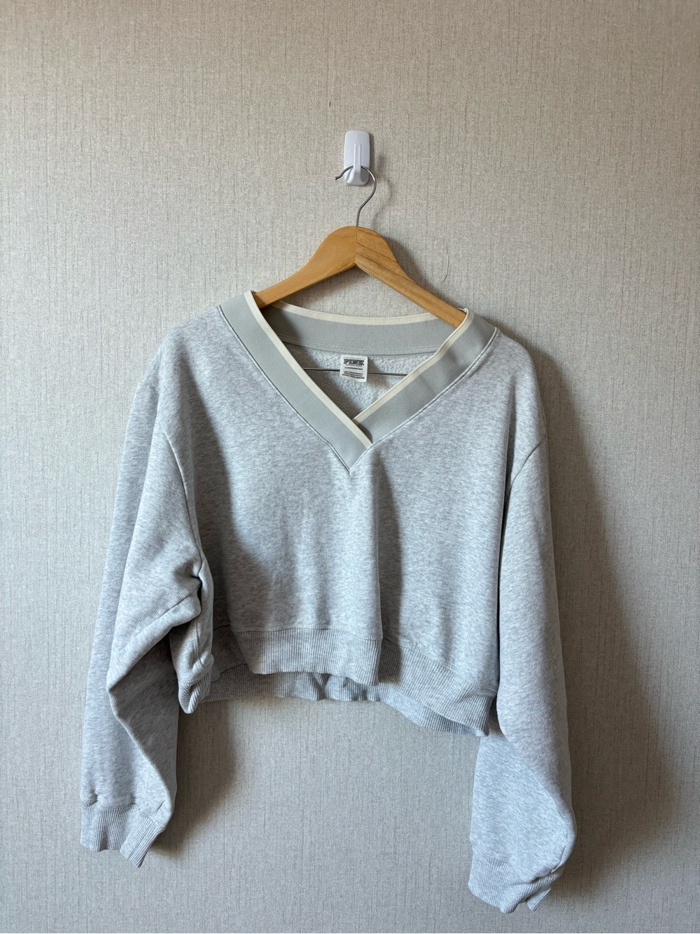 PINK Victoria's Secret Light Gray Cropped V-Neck Sweater